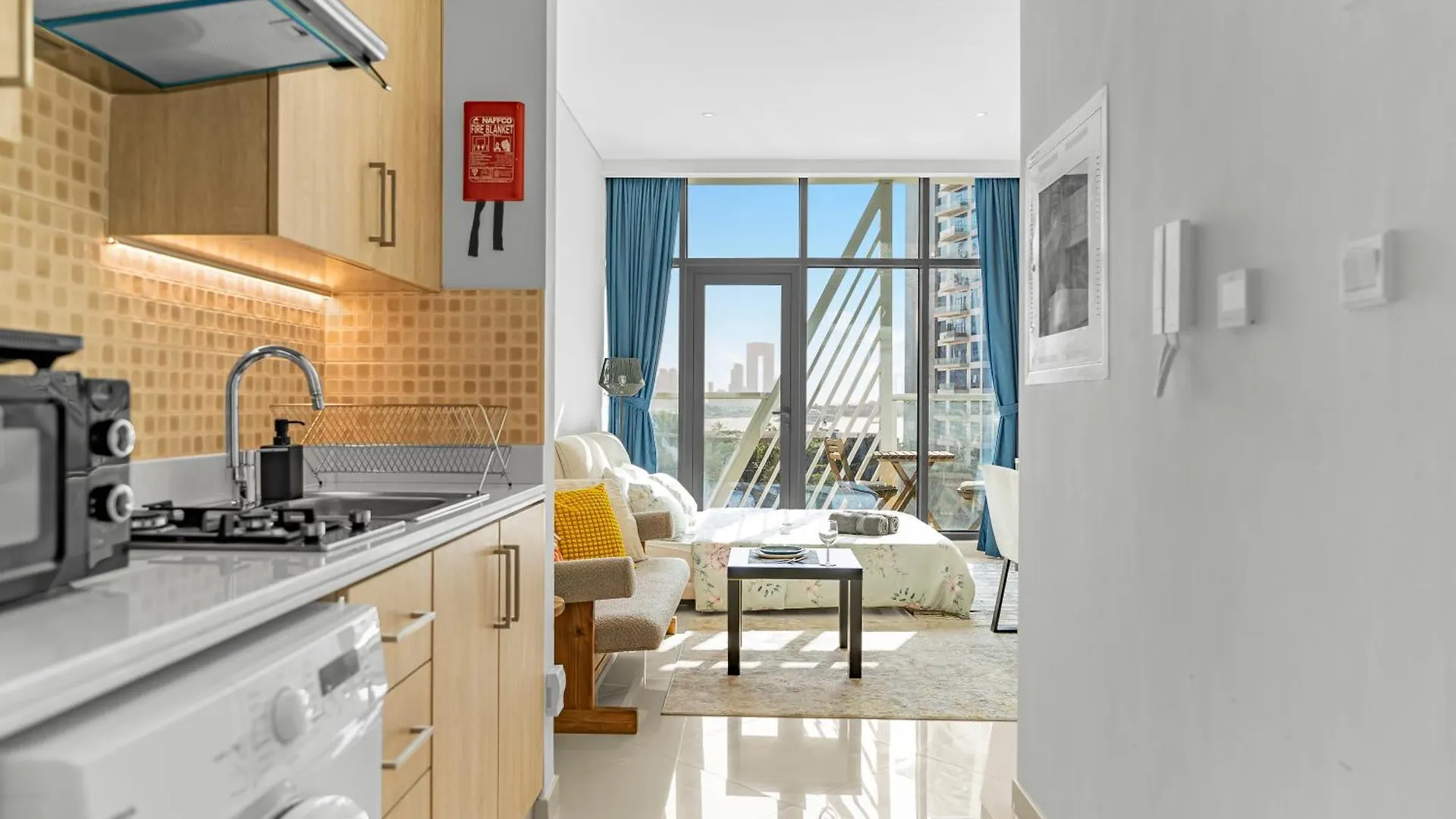 Cozy Sea & Marina View Apt With Rooftop Pool & Private Beach In Palm Jumeirah, Steps To Nakheel Mall Dubai