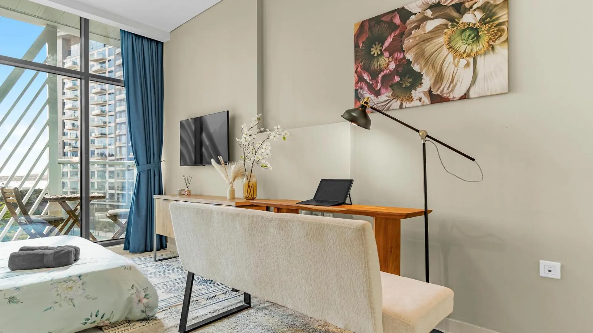Cozy Sea & Marina View Apt With Rooftop Pool & Private Beach In Palm Jumeirah, Steps To Nakheel Mall Dubai Apartment
