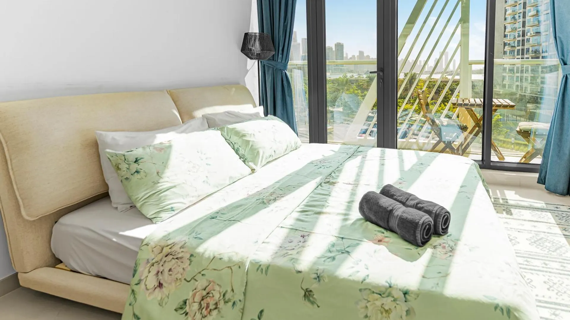 Apartment Cozy Sea & Marina View Apt With Rooftop Pool & Private Beach In Palm Jumeirah, Steps To Nakheel Mall Dubai